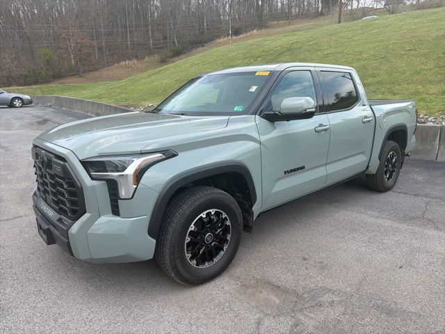 2022 Toyota Tundra SR5 CrewMax Cab 4WD
