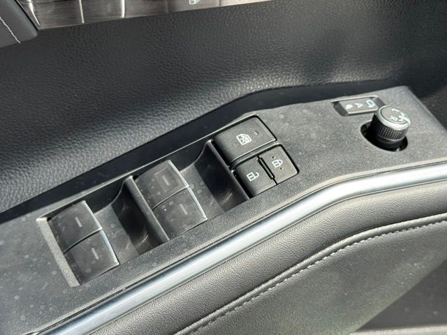 Used 2025 Toyota Highlander SUV