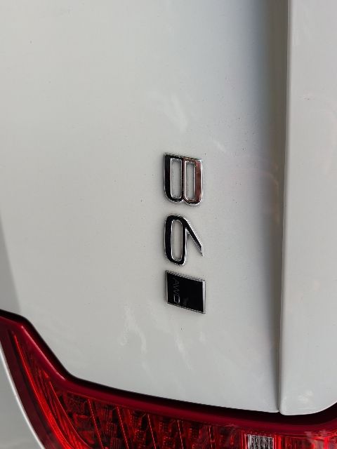 Certified Used 2023 White Volvo B6 Plus 7-Seater image 12