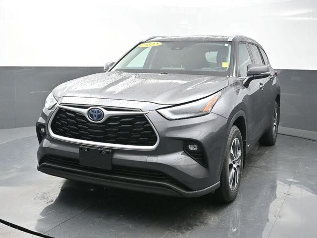 2022 Toyota Highlander Hybrid XLE AWD