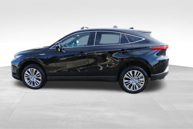 2021 Toyota Venza XLE 22