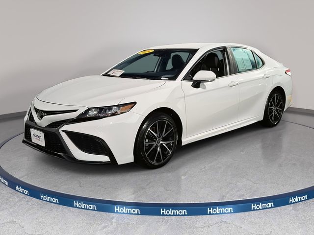 2024 Toyota Camry SE FWD