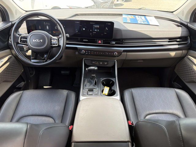 Used 2025 Kia Carnival Van