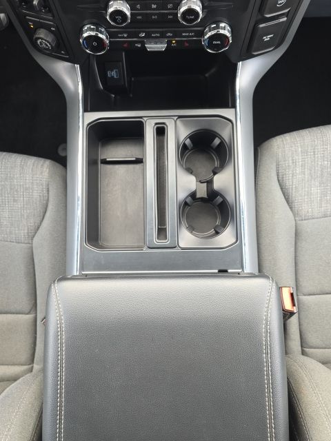 2022 Ford F-150 XLT:B02060