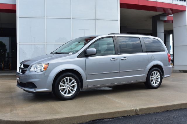 Used 2014 Dodge Grand Caravan SXT with VIN 2C4RDGCG2ER304666 for sale in Quincy, IL