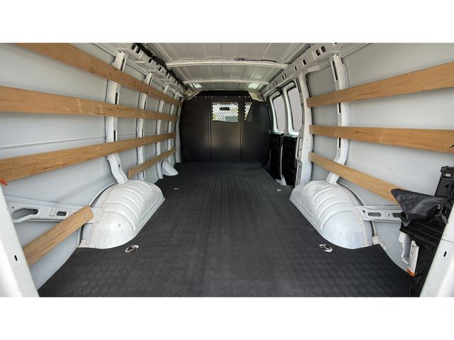 Used 2025 White GMC Work Van image 34