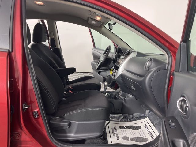 2017 Nissan Versa 1.6 SV 37