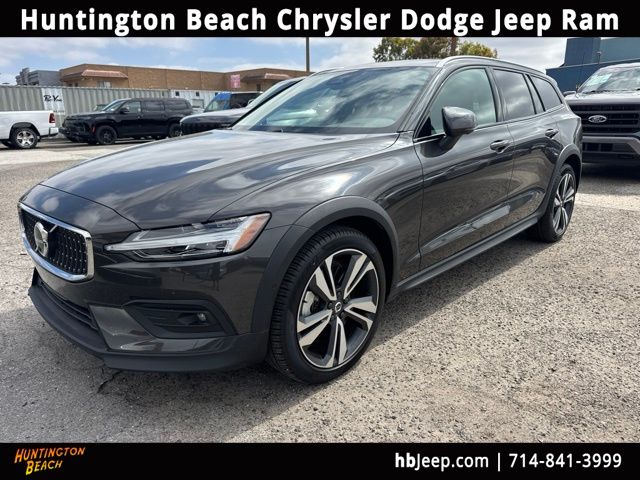  2025 Volvo V60 Wagon All-Wheel Drive Automatic