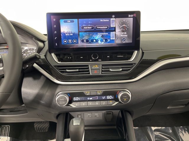 2025 Gray Sky Pearl Nissan Altima 2.5 SR FWD Sedan