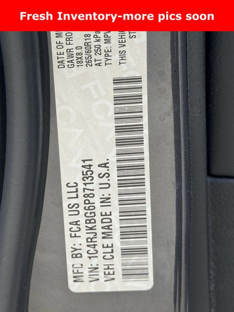 2023 Jeep Grand Cherokee L Limited Gray at Community Kia