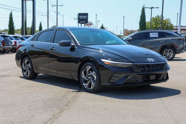 Abyss Black 2026 Hyundai Elantra Sedan Front-Wheel Drive Continuously Variable Transmission