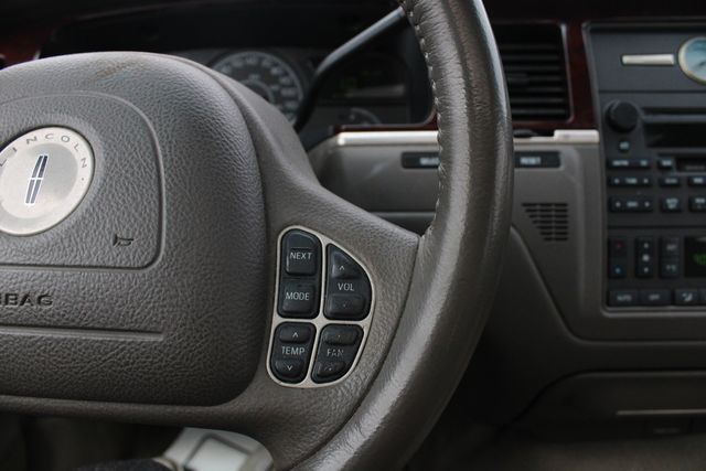 Used 2003 Silver Lincoln Signature image 10