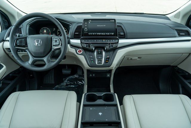 2025 Honda Odyssey EX-L 13