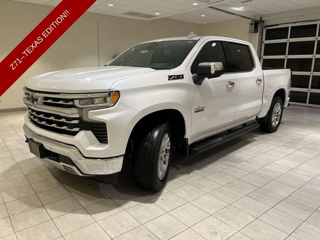 White (Iridescent Pearl Tricoat) 2024 Chevrolet Silverado 1500 Pickup Truck Four-Wheel Drive Automatic