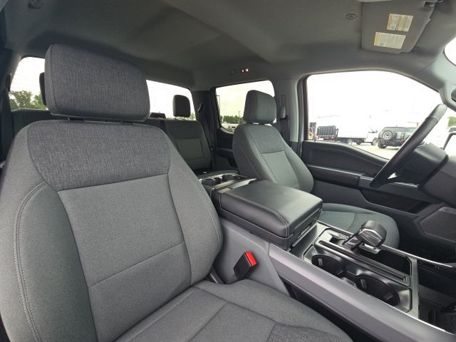2024 Ford F-150 Lightning Flash:L166959A