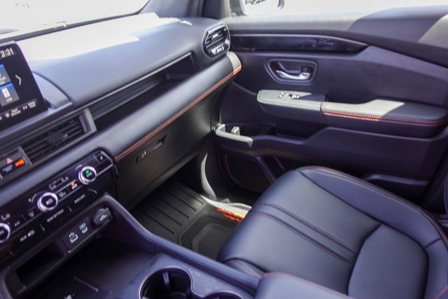 Used 2025 Honda Pilot SUV