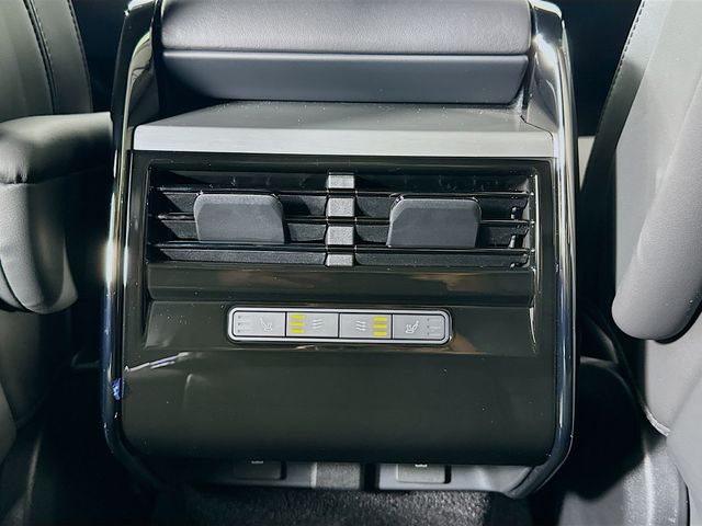 2025 Land Rover Range Rover Sport SE 26