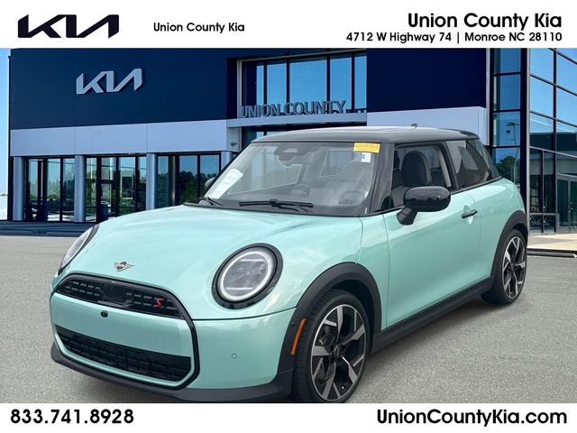 Green Metallic 2026 MINI Cooper Hatchback Front-Wheel Drive 7-Speed Automatic