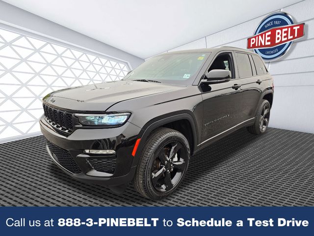 Diamond Black Crystal Pearlcoat 2024 Jeep Grand Cherokee SUV / Crossover Four-Wheel Drive 8-Speed Automatic
