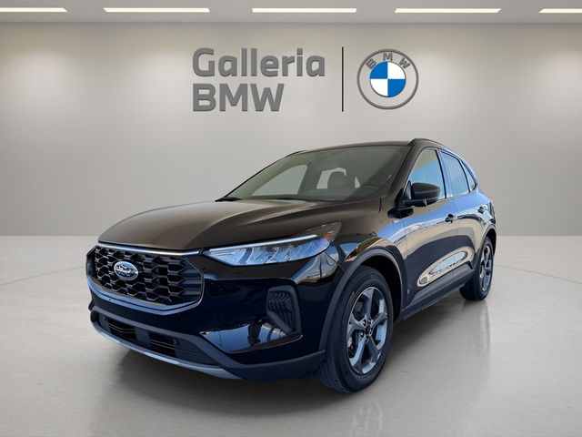 2025 Ford Escape ST-Line's photo