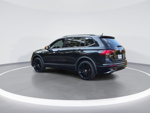 Used 2021 Black Volkswagen 2.0T SE R-Line Black image 6