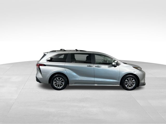 2021 Toyota Sienna XLE 4