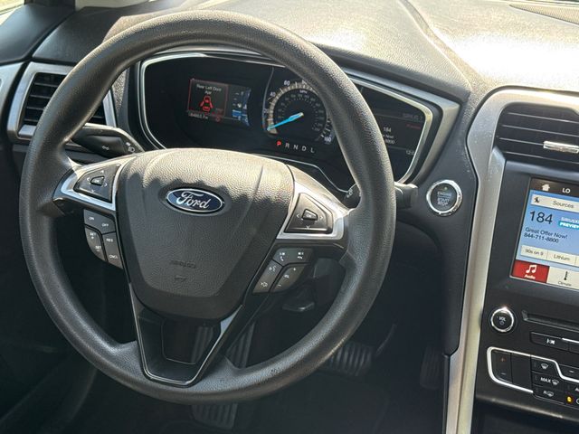 Used 2017 Silver Ford SE image 13