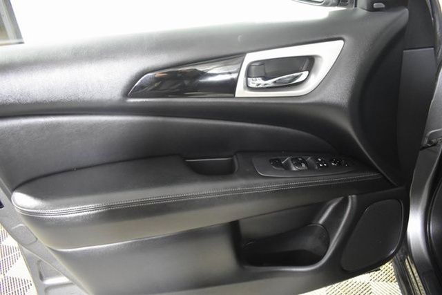 2020 Gun Metallic Nissan Pathfinder SV FWD SUV