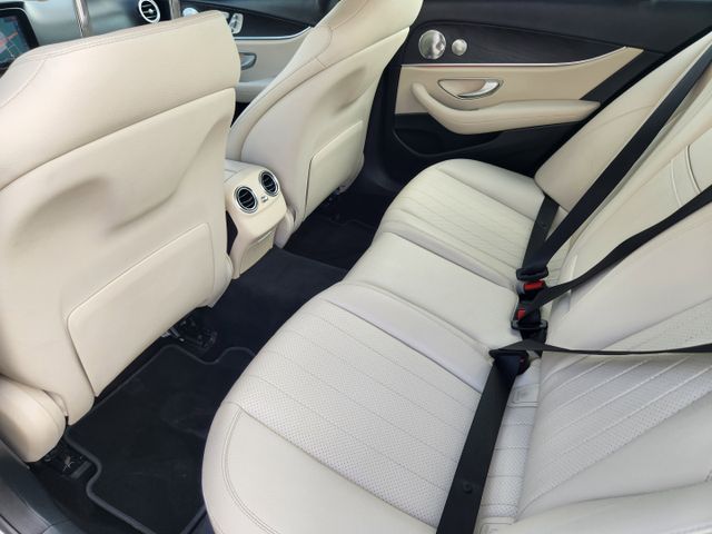 2017 Iridium Silver Metallic Mercedes-Benz E-Class E 300 RWD Sedan