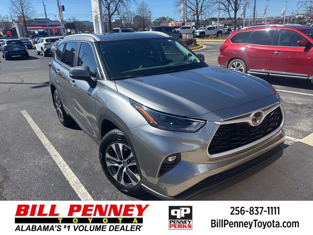 2025 Toyota Highlander XLE FWD