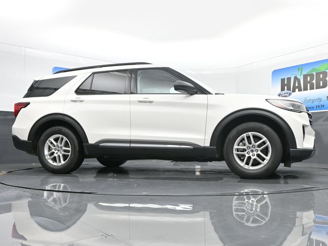 2025 Ford Explorer Active photo