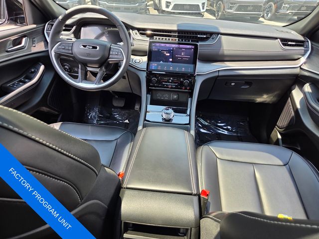 Used 2025 Jeep Grand Cherokee SUV