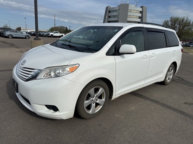 2015 White Toyota Sienna LE FWD Van