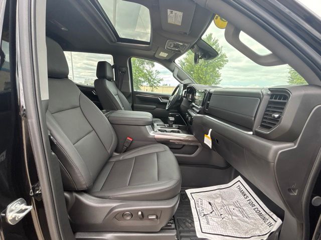 2025 Chevrolet Silverado 1500 LTZ - Photo 35