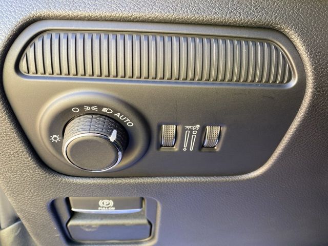 2026 Jeep Grand Wagoneer Limited - High Gloss Black exterior view 13