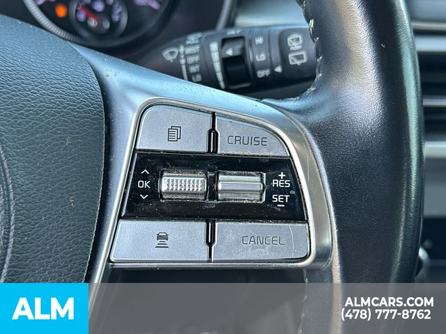 Used 2020 White Kia S image 31