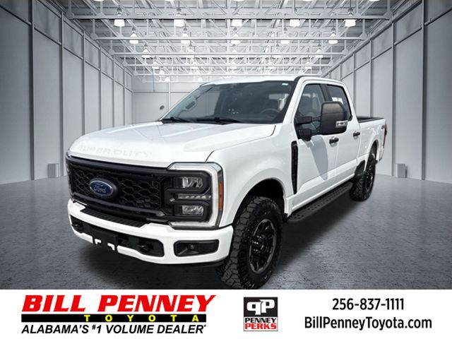 Oxford White 2024 Ford F-250 Super Duty Pickup Truck Four-Wheel Drive Automatic