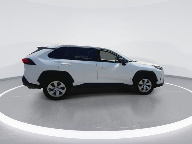 Used 2025 White Toyota LE image 12