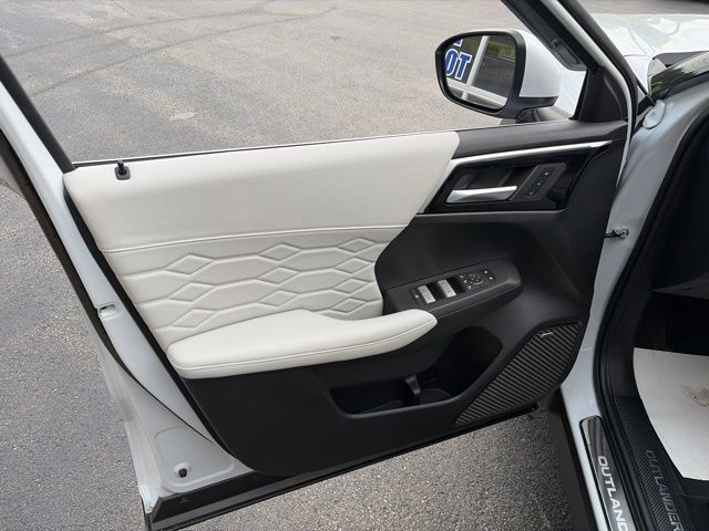 2026 Mitsubishi Outlander SEL  at Auto Express Mitsubishi