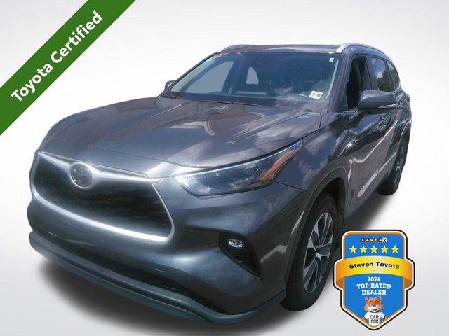 Magnetic Gray Metallic 2025 Toyota Highlander XLE AWD SUV / Crossover All-Wheel Drive 8-Speed Automatic