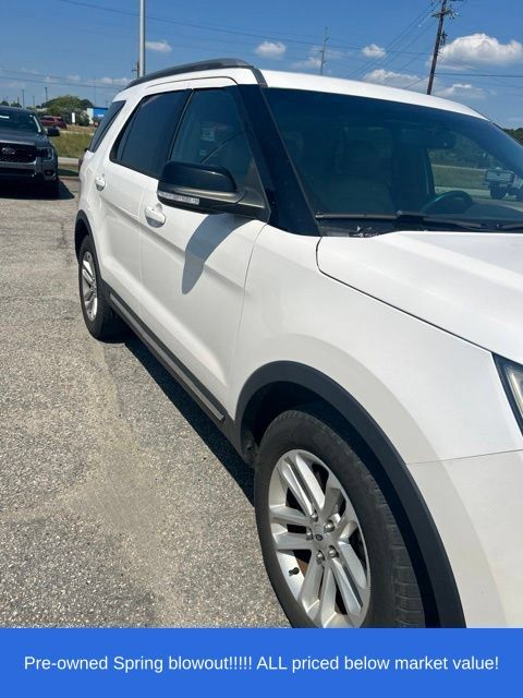 Used 2017 White Ford XLT image 17