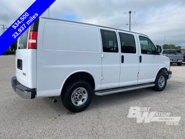 2022 GMC Savana 2500 Work Van 10