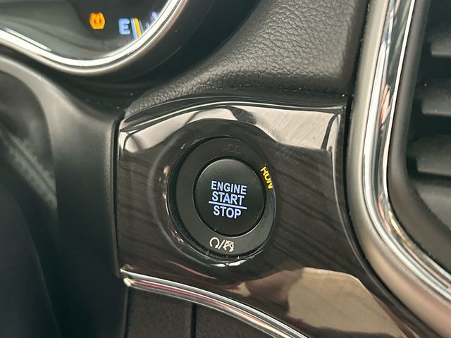 2018 Jeep Grand Cherokee Overland Gray at Luther Ford