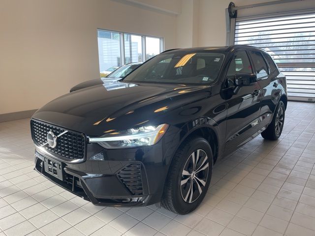 Volvo XC60 B5 Core Dark Theme AWD