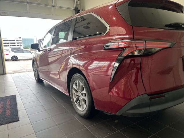 2021 Toyota Sienna LE Red at Community Toyota