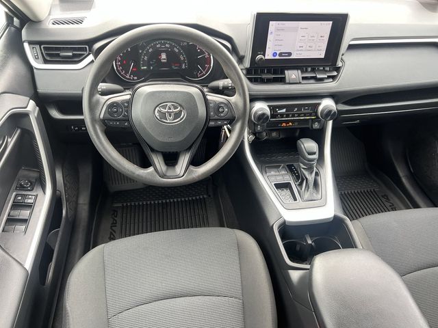 2024 Toyota RAV4 LE 24