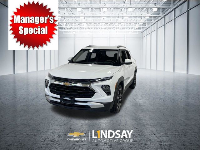 Summit White 2025 Chevrolet Trailblazer SUV / Crossover Front-Wheel Drive Continuously Variable Transmission