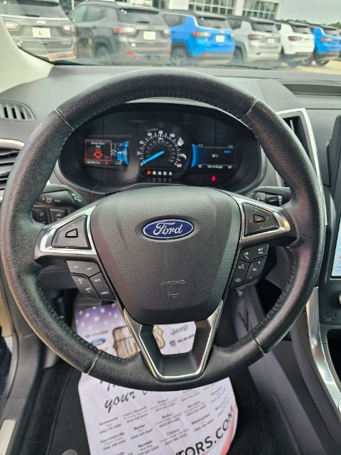 2022 Ford Edge Titanium 18