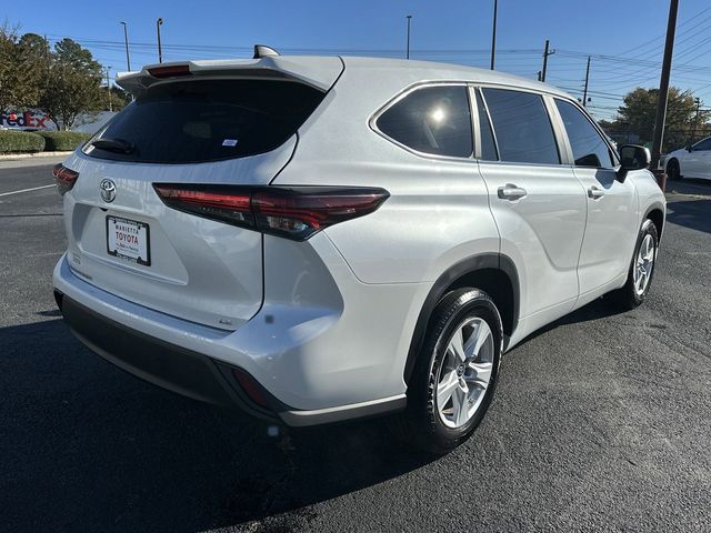 2024 Toyota Highlander LE 29