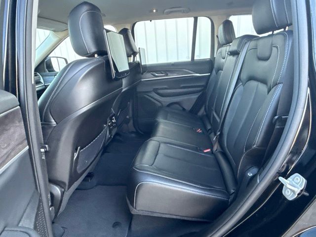 2023 Jeep Grand Cherokee Limited:45393C